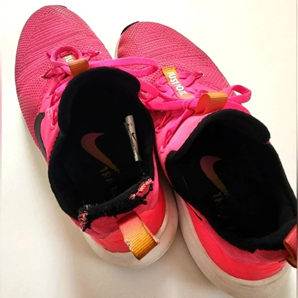 Nike Womens Free TR 8 Training Sneakers Shoes Laser Fuchsia/Black/White, sz 9 - Picture 3 of 13
